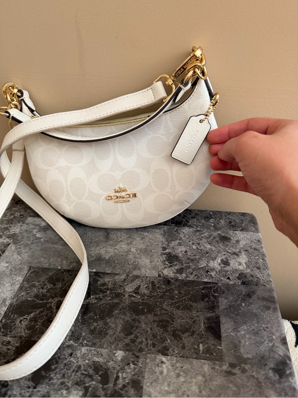 Coach Payton Mini Hobo bag white and gold - Picture 13 of 14
